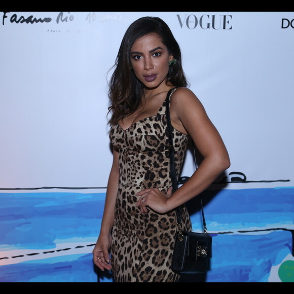 '2h? Ok, mas eu conheço você há muito tempo', respondeu Anitta