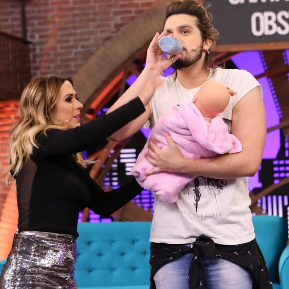 Luan Santana participou do 'Lady Night' recentemente e foi alvo de brincadeiras de Tatá Werneck no palco