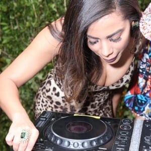 Anitta usou joias da coleção Garden Party, da grife Amsterdam Sauer, na festa da Dolce & Gabbana