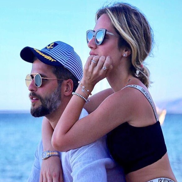 'Não é possível que um ser humano não aprenda a levantar a tábua e fazer xixi direito. Se quer fazer com a tábua, senta', disparou Giovanna Ewbank