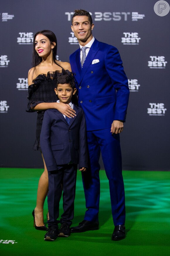 Cristiano Ronaldo, Georgina Rodríguez, Cristiano Ronaldo Junior e os gêmeos Mateo e Eva apareceram no vídeo ao vivo no Instagram do atleta