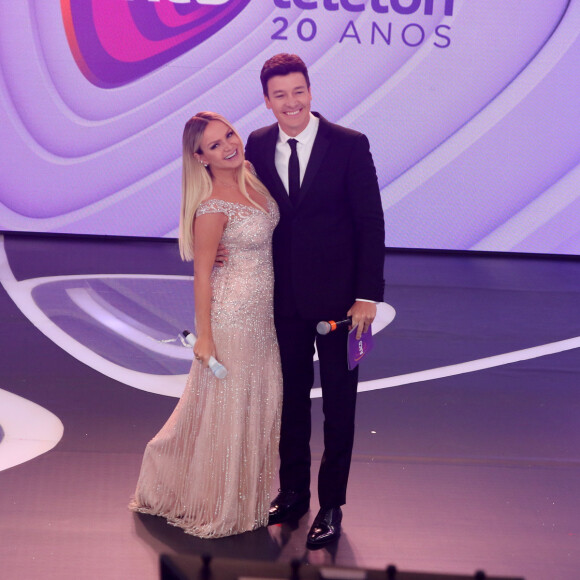 Rodrigo Faro foi liberado pela Record para estar junto de Eliana no palco do Teleton 2017