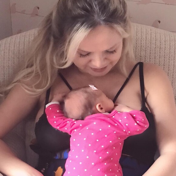 Eliana se emocionou no palco de seu programa do SBT e não segurou as lágrimas