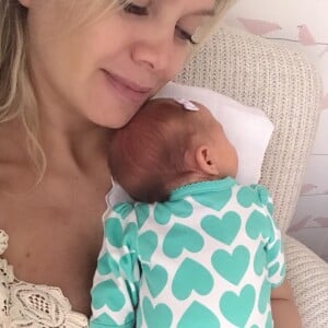 Eliana voltou a comandar seu programa do SBT menos de dois meses após dar à luz Manuela, sua segunda filha