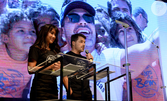 Dani Suzuki apresentou evento beneficente, em São Paulo, ao lado do irmão de Rodrigo Faro, Danilo Faro