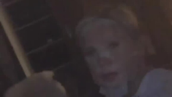 Sasha Meneghel filmou a mãe, Xuxa, usando máscara de beleza: 'Amorzinho'. Vídeo!