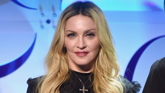 Madonna filma filhas gêmeas dançando música cabo-verdiana: 'Sodade'. Vídeo!