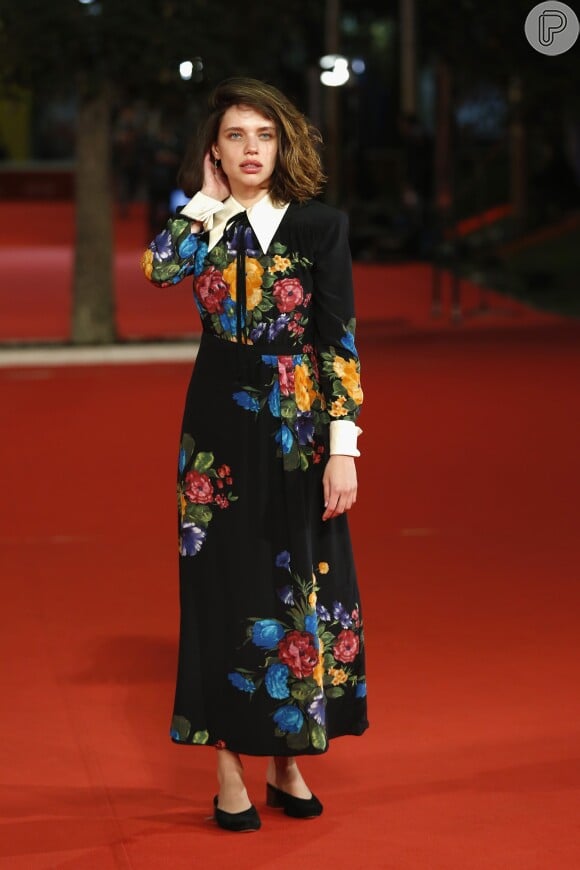 Bruna Linzmeyer contou com o styling de Patricia Zuffa para seu look do Festival de Cinema de Roma