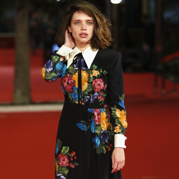 Bruna Linzmeyer contou com o styling de Patricia Zuffa para seu look do Festival de Cinema de Roma