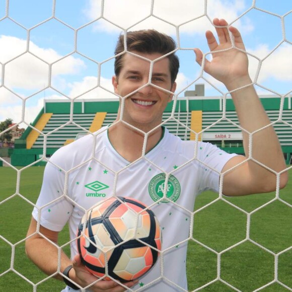 Klebber Toledo disse que não quer usar dublê para viver ídolo da Chapecoense no filme 'Goleiro'