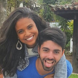 Aline Dias afirmou sobre a gravidez com o namorado, Rafael Cupello: 'Filho não destrói a carreira de ninguém'