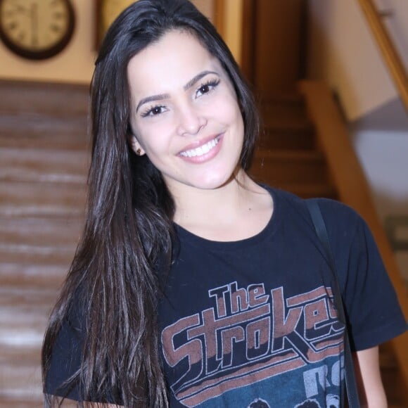 Ex-BBB Emilly Araújo vibra com meta: '3 milhões de amores. Muito obrigada por fazerem parte dessa nova história. Que a nossa união cresça cada vez mais'