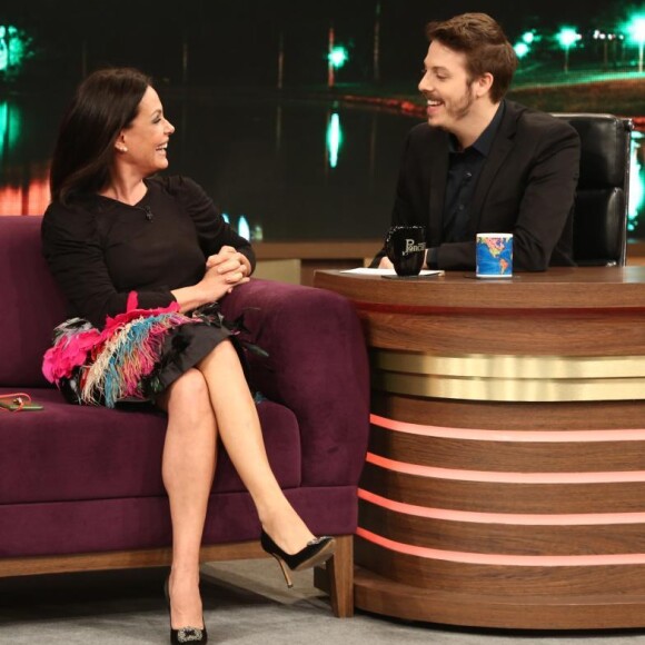 Carolina Ferraz se encontrou como apresentadora no programa 'Receitas de Carolina': 'Foi a maior audiência do GNT em SP e a segunda maior da casa em todo o Brasil. Eu fazia novela na Globo, a novela tinha a maior audiência da casa, e o povo me parava só para falar do programa de culinária'