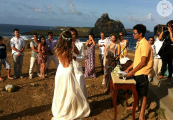 Thaila Ayala e Paulinho Vilhena se casaram em novembro de 2011 em Fernando de Noronha. Os atores se separaram no final de 2013, mas continuam amigos