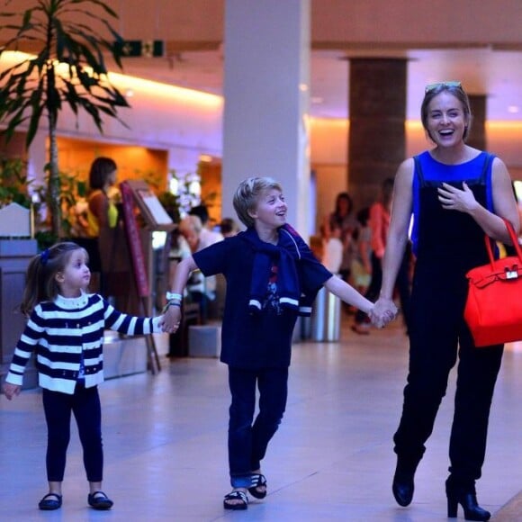 'Ele é meu sol', escreveu Angélica na legenda da foto do filho, Benício