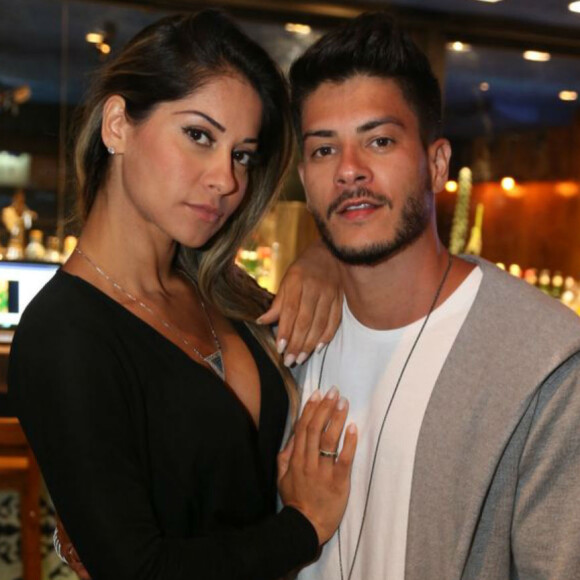 Mayra Cardi e Arthur Aguiar vão se casar logo após o Carnaval, em 4 de novembro de 2017