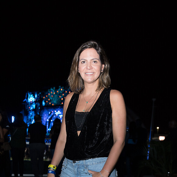 A promoter Carol Sampaio marcou presença no Camarote Vip do Festeja Brasil, no Parque Olímpico, na Barra da Tijuca, Zona Oeste do Rio de Janeiro, na noite deste sábado, 4 de novembro de 2017