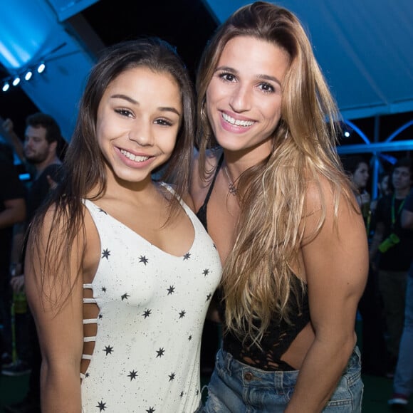 As ginastas da seleção brasileira Flavia Saraiva e Jade Barbosa marcam presença no Camarote Vip do Festeja Brasil, no Parque Olímpico, na Barra da Tijuca, Zona Oeste do Rio de Janeiro, na noite deste sábado, 4 de novembro de 2017