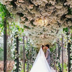 Marina Ruy Barbosa e Xandinho Negrão celebraram a união na casa da família do piloto em Campinas