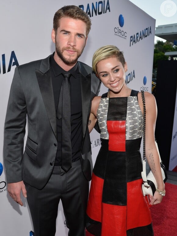  Miley Cyrus e Liam Hemsworth oficializaram a união com cerimônia secreta 