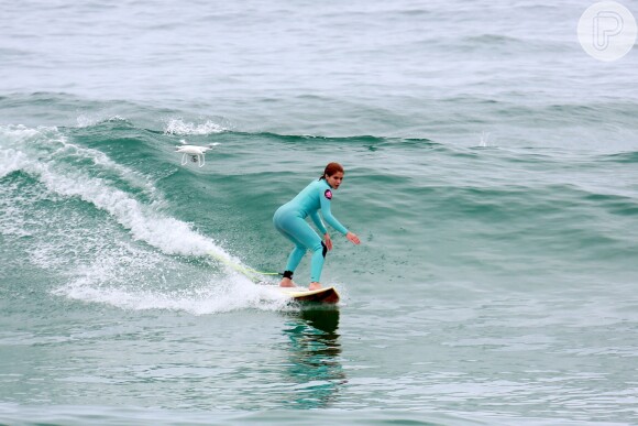 Isabella Santoni tem se dedicado ao surfe nas últimas semanas