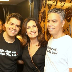 Fátima Bernardes prestigiou Lair Rennó na pré-estreia do espetáculo 'Olá, Lair!', no Teatro dos Quatro, no Shopping da Gávea, nesta segunda-feira, 6 de novembro de 2017