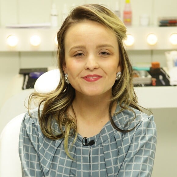 Larissa Manoela, na primeira fase da transformação, ficou com 41 anos