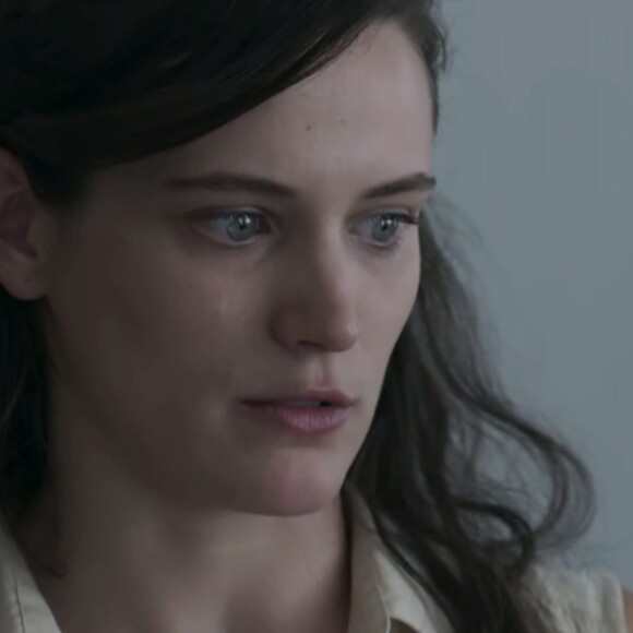 Grávida, Clara (Bianca Bin) se explica a Josafá (Lima Duarte): 'Vô, desculpa te assustar no meio da madrugada. Preciso da tua ajuda, do teu abrigo', na novela 'O Outro Lado do Paraíso'