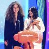 Anavitória receberam o troféu por Revelção Musical no Meus Prêmios Nick 2017