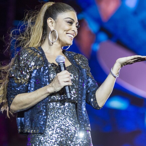 'Hey! Bruna Marquezine, consegui um igual ao seu! De tão lindo que achei!', comemorou Juliana Paes no Instagram