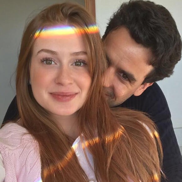 'Estamos morando juntos há um tempo, mas agora que a gente casou, coloquei na cabeça que ele tem de abaixar a tampa da privada', disse Marina Ruy Barbosa