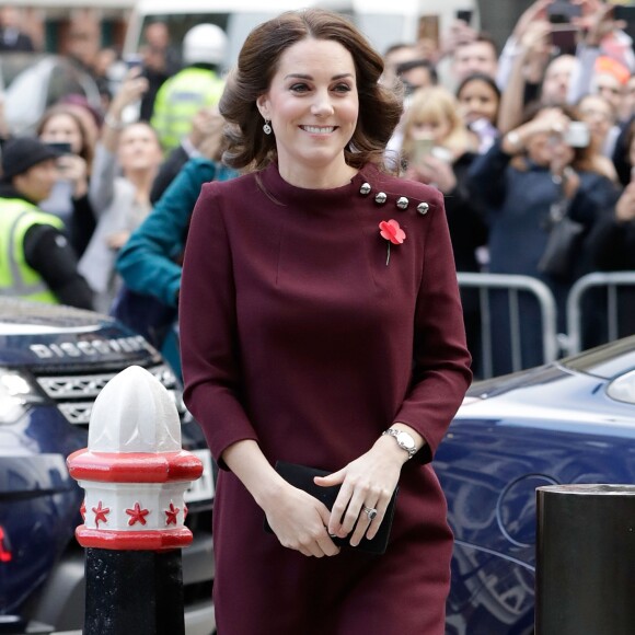 Grávida pela terceira vez, Kate Middleton aposta na educação e proximidade das crianças para serem adultos mentalmente saudáveis no futuro