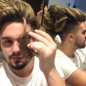 Luan Santana cortou o cabelo durante viagem à Colômbia