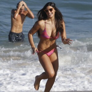 Giulia Costa sempre lembra do pai e o homenageia em datas importantes