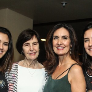 Com Laura e Beatriz e a mãe, Eunice, Fátima Bernardes curtiu o musical sobre a vida de Ayrton Senna