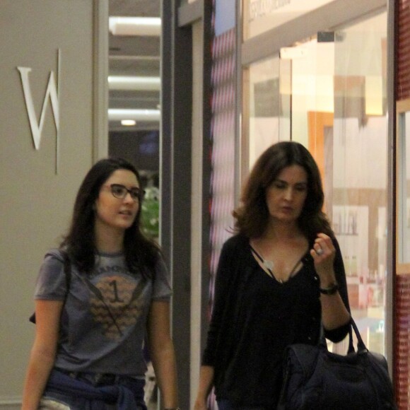 Fátima Bernardese e a filha Laura participaram juntas do ensaio da escola de dança