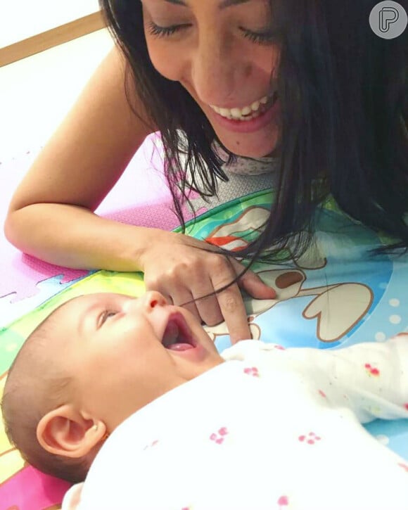 Carol Castro tem usado seu Instagram para compartilhar fotos da filha, Nina