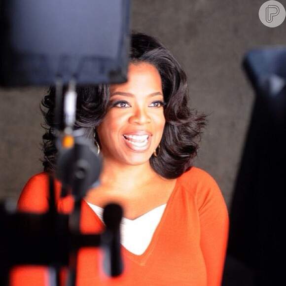 Mais uma vez o Instagram foi escolhido por Oprah para divulgar uma foto no set de gravação