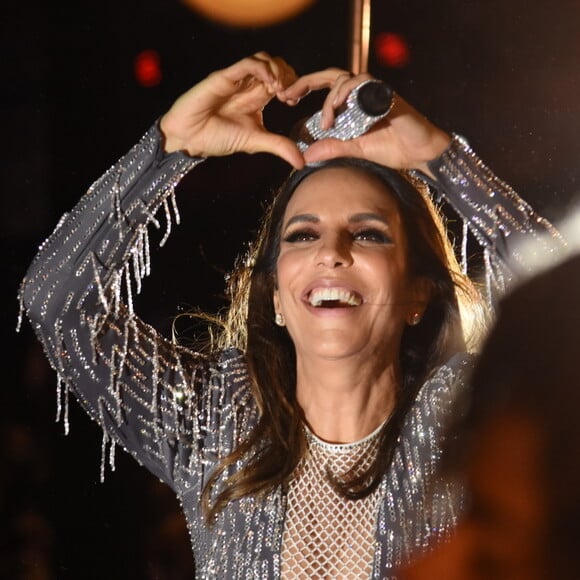 Ivete Sangalo está grávida de cinco meses de gêmeas