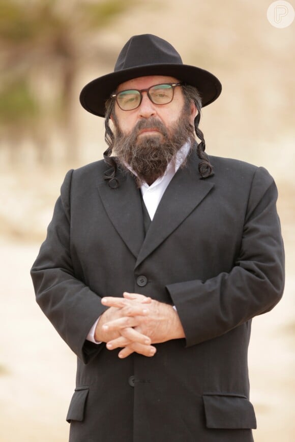 Oziel (Castrinho) é um judeu ortodoxo honesto, trabalhador e mão fechada, na novela 'Apocalipse'