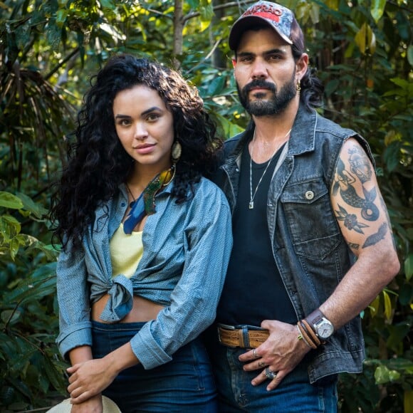 Além de Sophia (Marieta Severo), Mariano (Juliano Cazarré) também vai se envolver com Cleo (Giovana Cordeiro), neta de Mercedes (Fernanda Montenegro), na novela 'O Outro Lado do Paraíso'