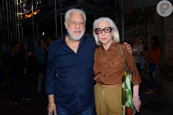 Antônio Fagundes posa ao lado de Fernanda Montenegro em lançamento de livro