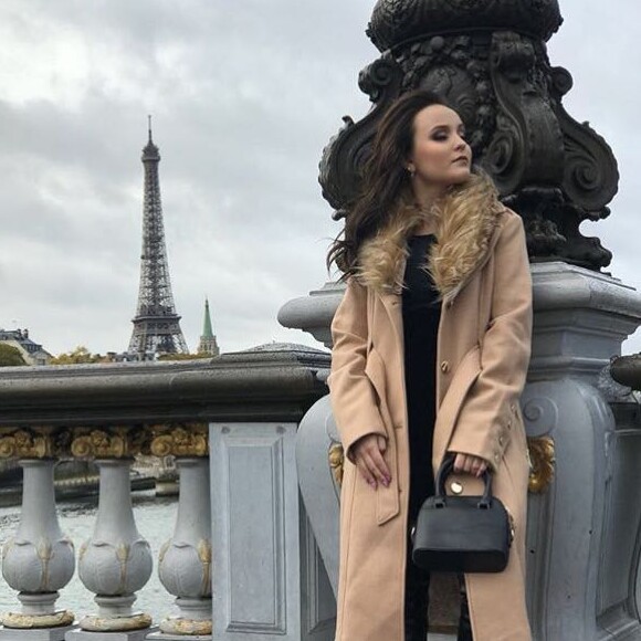 Larissa Manoela conta que sempre sonhou em fazer fotos em Paris, na França