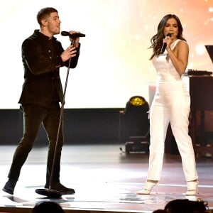 Anitta e Nick Jonas dividem palco em uma homenagem a Alejandro Sanz, em Las Vegas, nos Estados Unidos, na noite desta quarta-feira, 15 de novembro de 2017