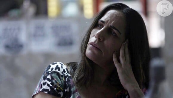 Duda (Gloria Pires) procura Mercedes (Fernanda Montenegro) para ter pistas de sua filha mas a mística não consegue ajudá-la, na novela 'O Outro Lado do Paraíso'