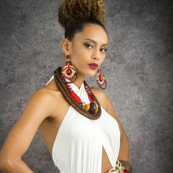 'No Brasil, a cor do meu filho é a cor que faz com que as pessoas mudem de calçada, escondam suas bolsas e blindem seus carros', lamentou Taís Araújo