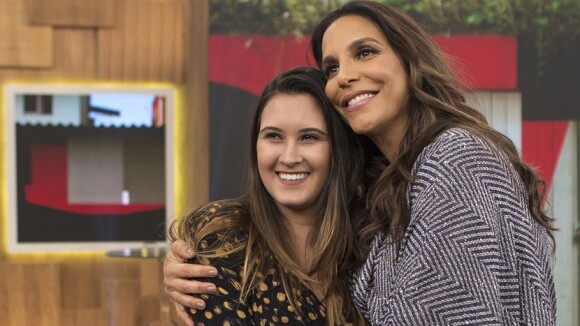 Filha de Fátima Bernardes, Bia Bonemer visita 'mãe' no trabalho: 'Foi ver Ivete'
