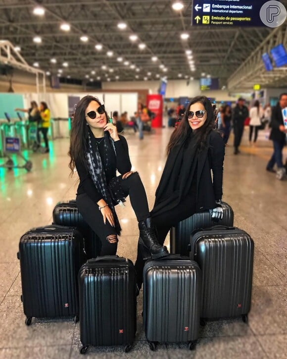 Emilly Araújo embarcou em primeira viagem internacional com a irmã gêmea, Mayla Araújo, nesta quinta-feira, dia 16 de novembro de 2017