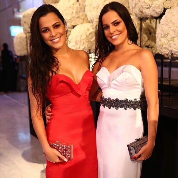 'Quando decidimos o primeiro destino, recordamos nossos planos de comer croissants em Paris. Chegamos, Europa', disse Emillly Araújo sobre primeira viagem internacional com a irmã, Mayla Araújo