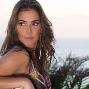 'Não, eu não me orgulho de ter traído, mas me pergunto: por que uma mulher, ao falar sobre sexo, é tida como vagabunda?', questionou Deborah Secco